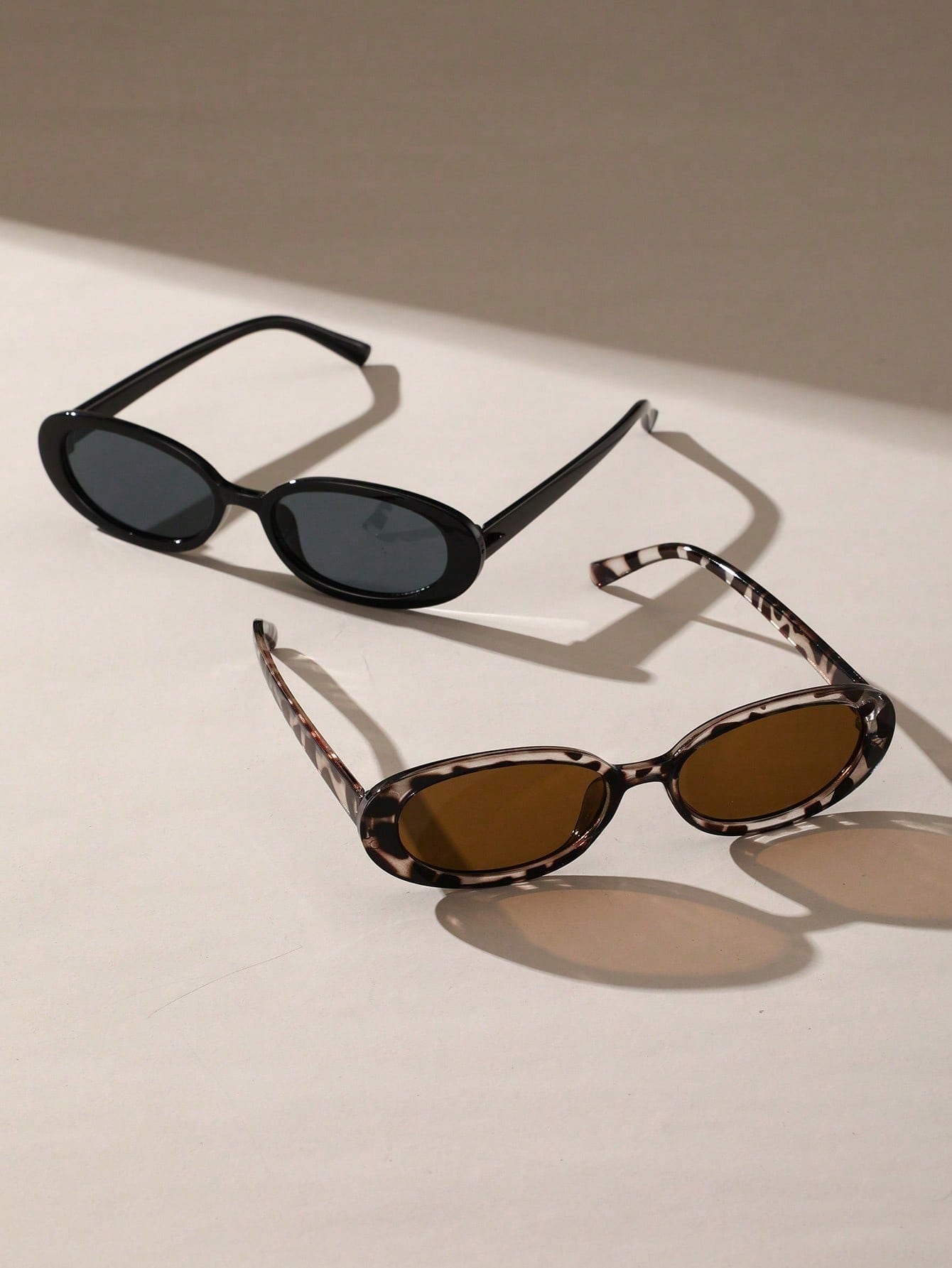 Kit Duplo de Óculos Ovais Retrô