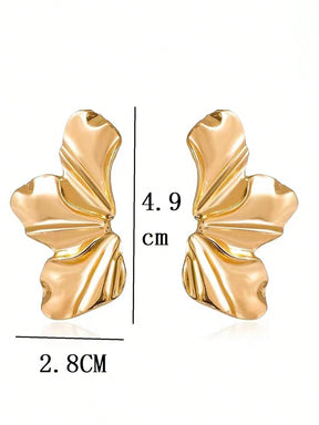 Brincos Meia Argola Floral Vintage – Design Ondulado