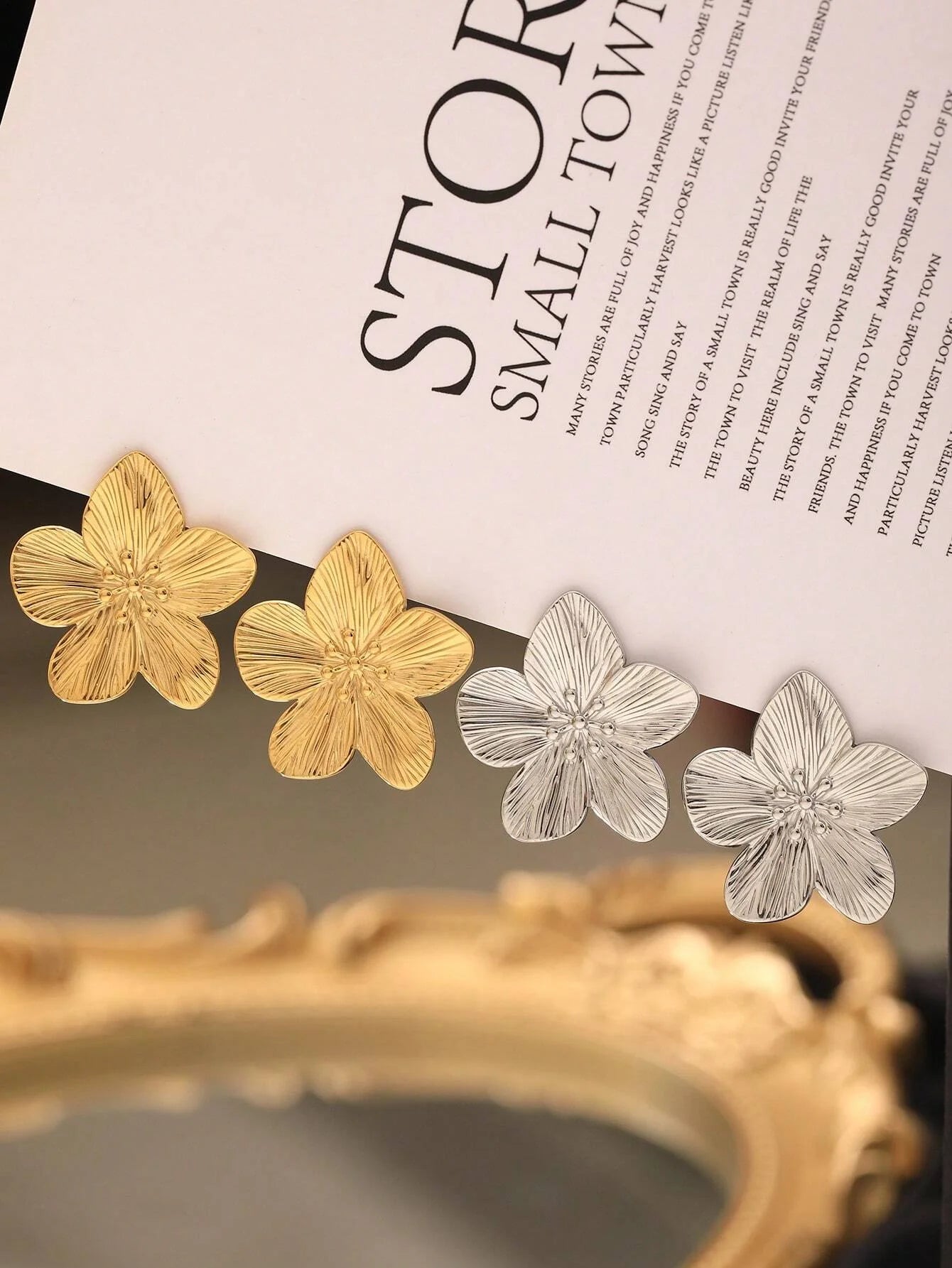 Kit com 2 Pares de Brincos Botão Floral